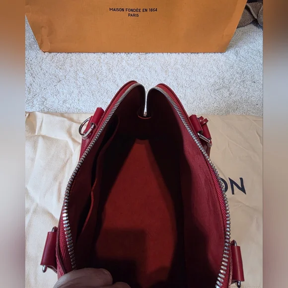 Louis Vuitton Red Women's Bag - Picture 4 of 5